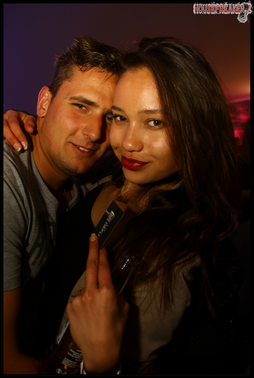 889x1321 pixels (1.023K)